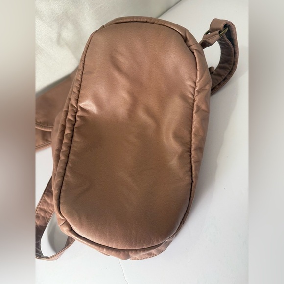 Genuine Leather Bentley Back back Cream/tan EUC - Picture 7 of 7